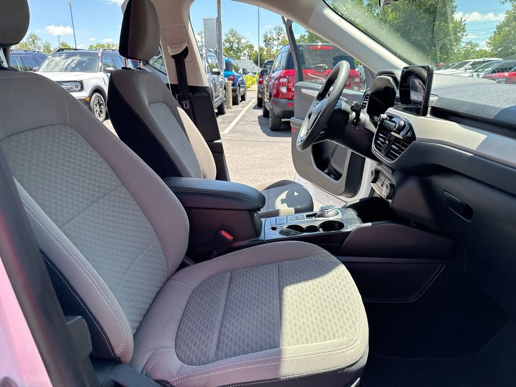 2022 Ford Escape Hybrid SE