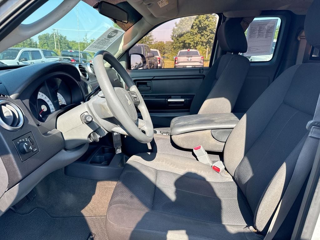 2007 Mitsubishi Raider LS