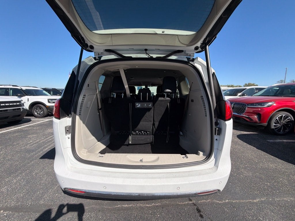 2020 Chrysler Pacifica Touring L