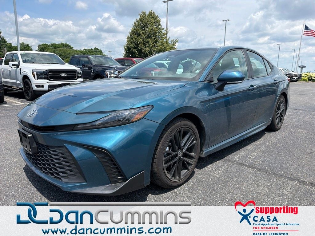 2025 Toyota Camry SE