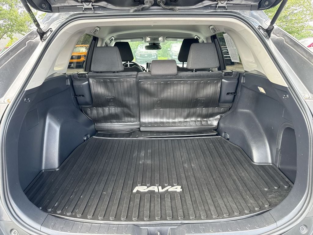 2022 Toyota RAV4 Hybrid LE