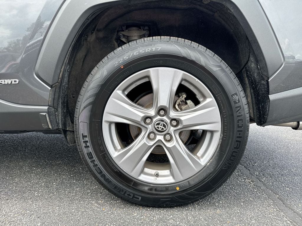 2022 Toyota RAV4 Hybrid LE