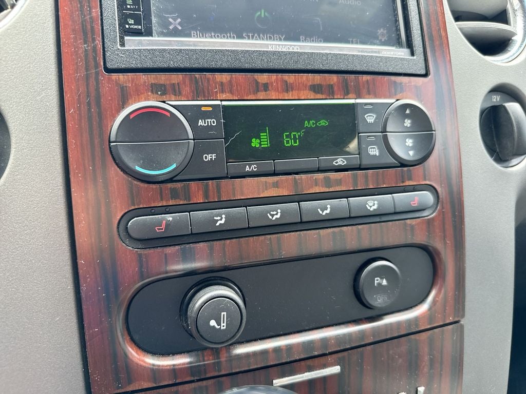 2006 Lincoln Mark LT Base