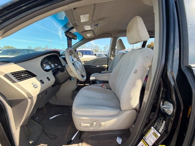 2014 Toyota Sienna LE