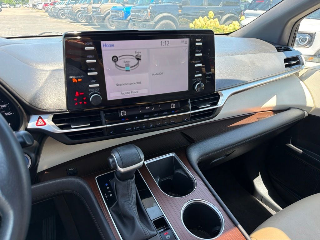 2024 Toyota Sienna XLE