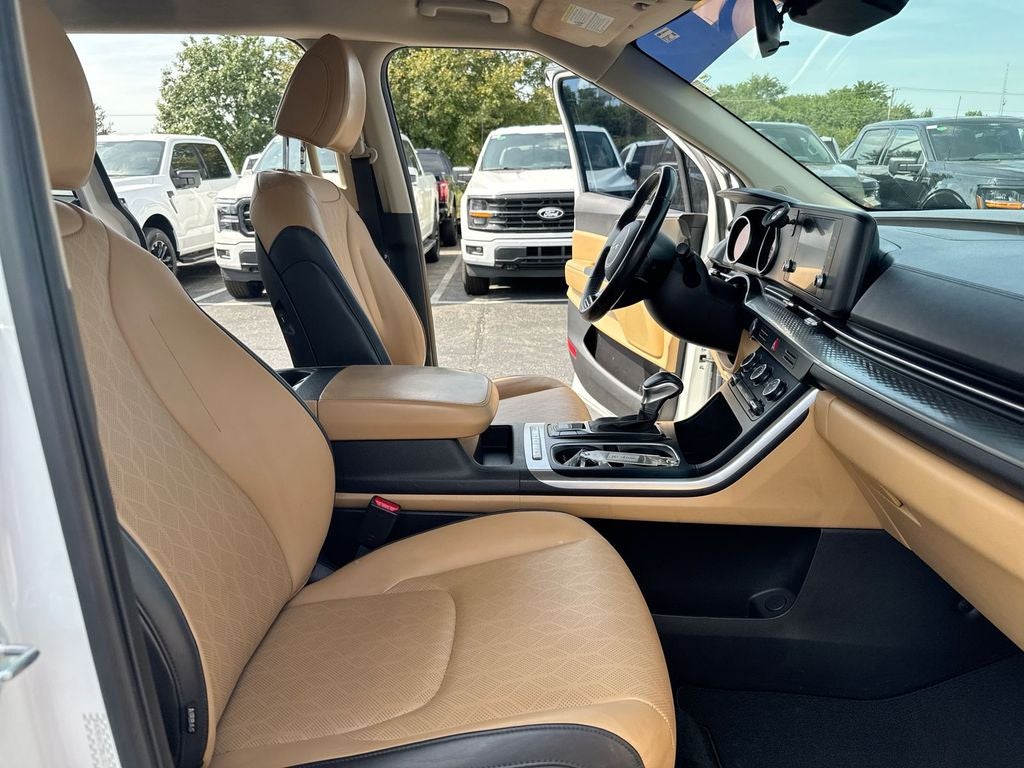 2022 Kia Carnival LX