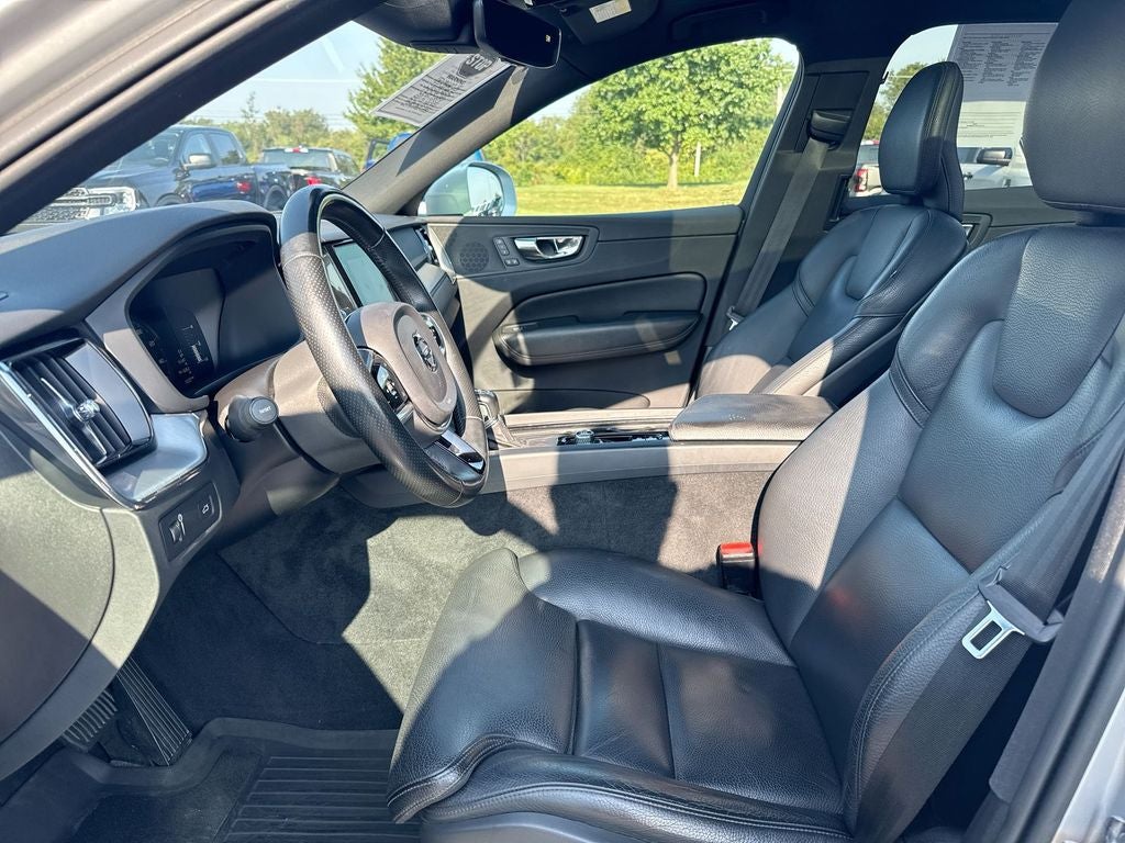 2019 Volvo XC60 T5 Momentum