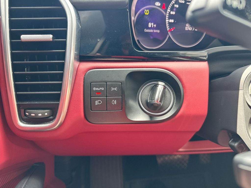 2022 Porsche Cayenne Platinum Edition