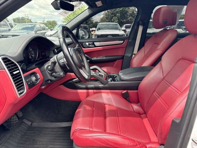 2022 Porsche Cayenne Platinum Edition