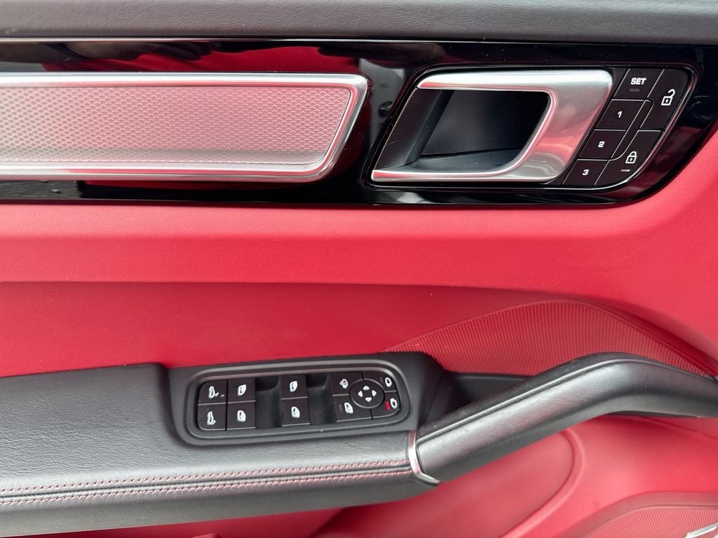 2022 Porsche Cayenne Platinum Edition