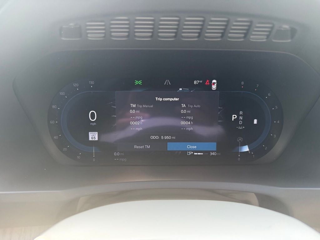 2024 Volvo XC90 B6 Plus Bright Theme