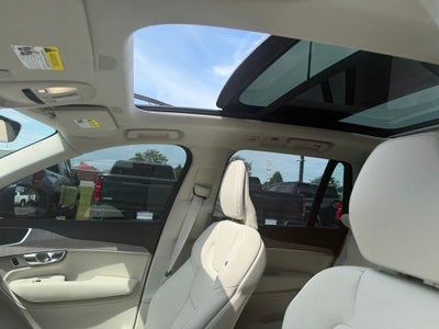 2024 Volvo XC90 B6 Plus Bright Theme