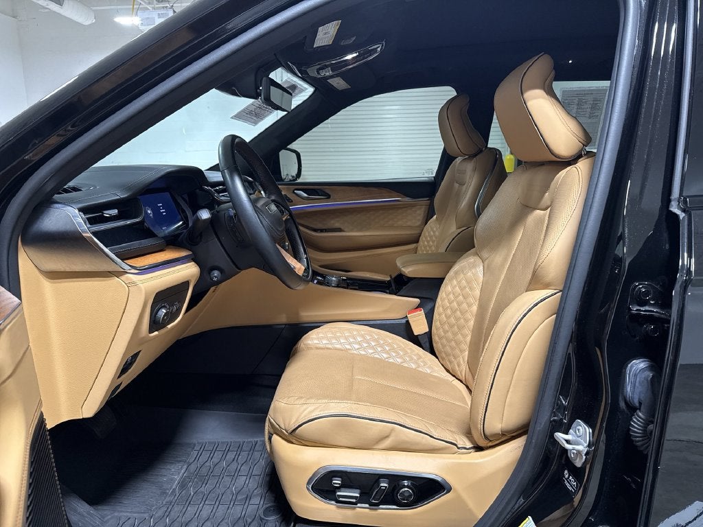 2023 Jeep Grand Cherokee L Summit