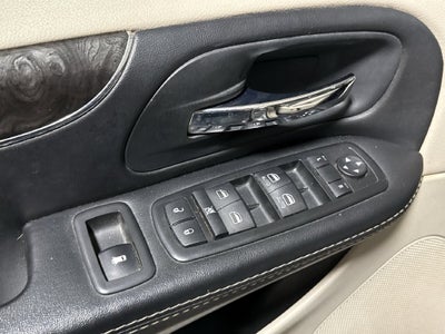 2014 Chrysler Town & Country Touring-L