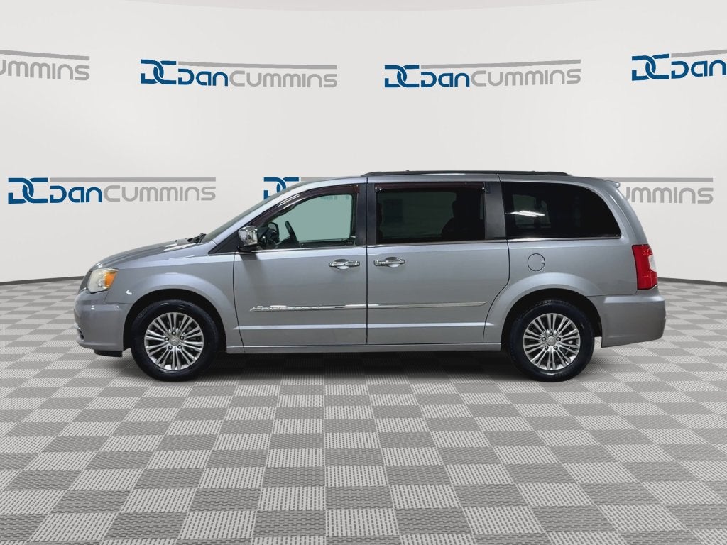 2014 Chrysler Town & Country Touring-L