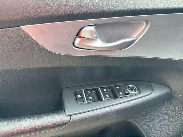 2022 Kia Forte FE