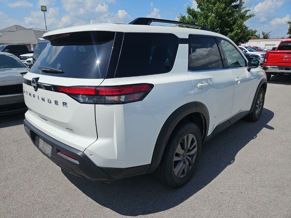 2025 Nissan Pathfinder SV
