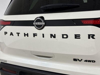2022 Nissan Pathfinder SV