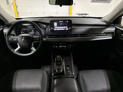 2024 Mitsubishi Outlander ES