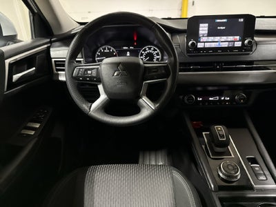 2024 Mitsubishi Outlander ES