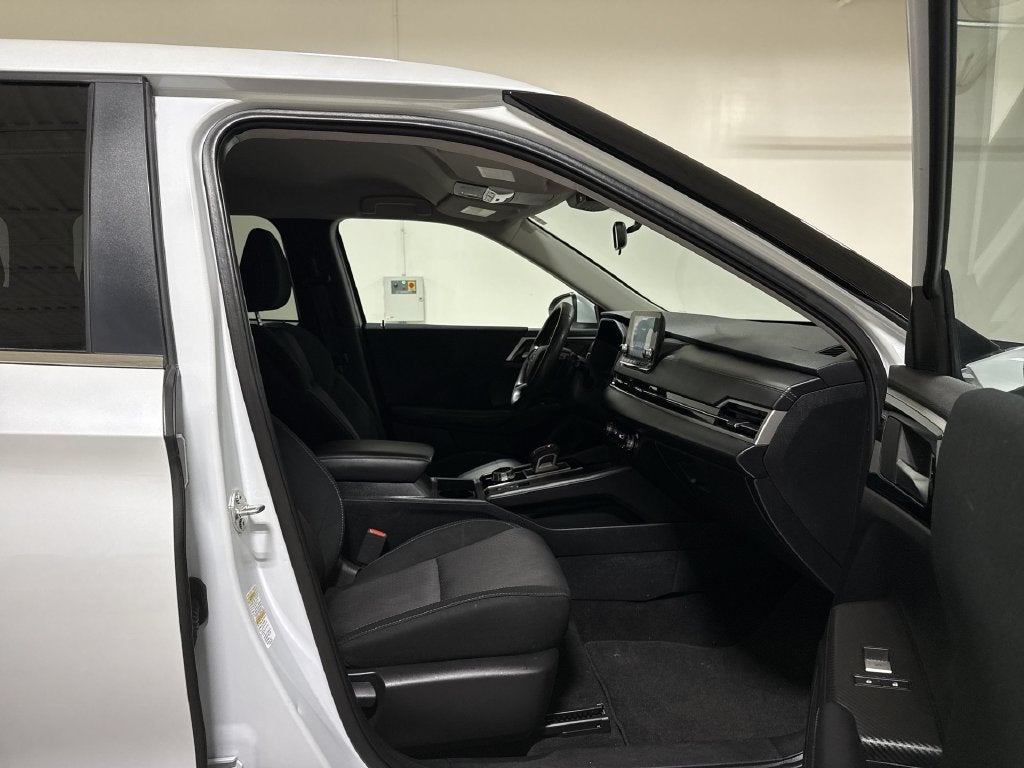 2024 Mitsubishi Outlander ES