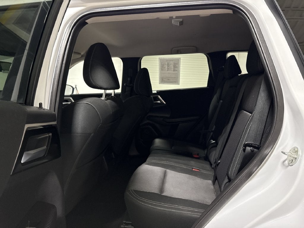 2024 Mitsubishi Outlander ES