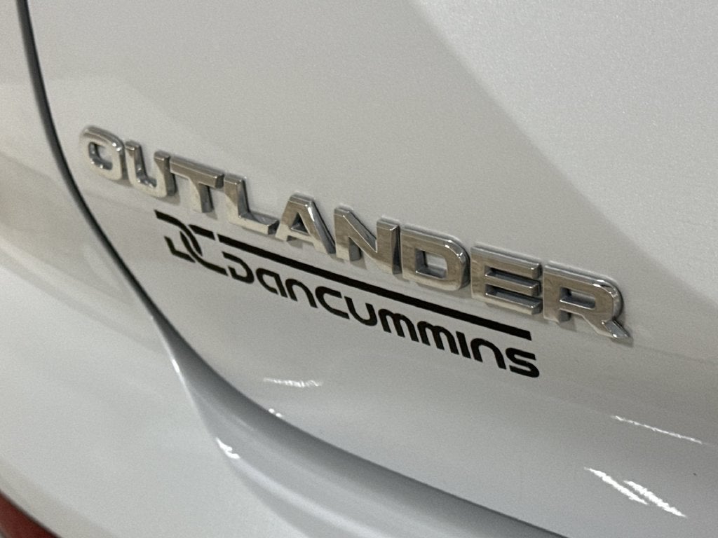 2024 Mitsubishi Outlander ES