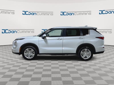 2024 Mitsubishi Outlander ES