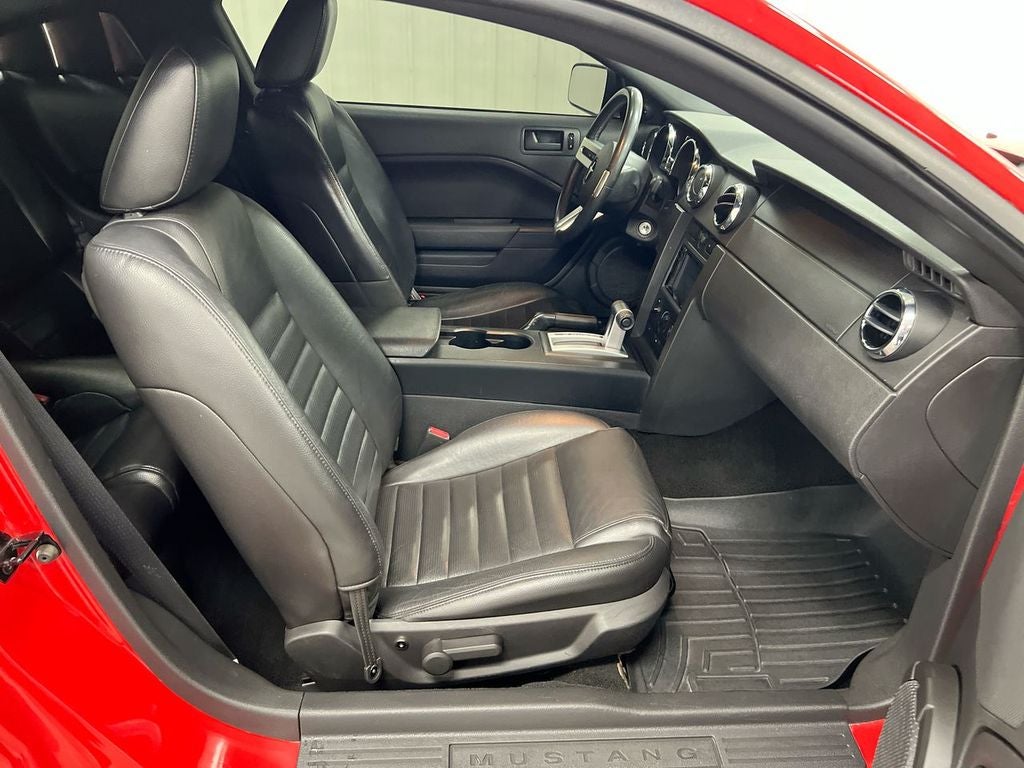 2005 Ford Mustang GT Premium