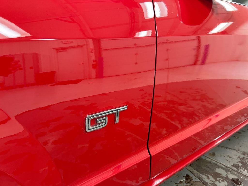 2005 Ford Mustang GT Premium