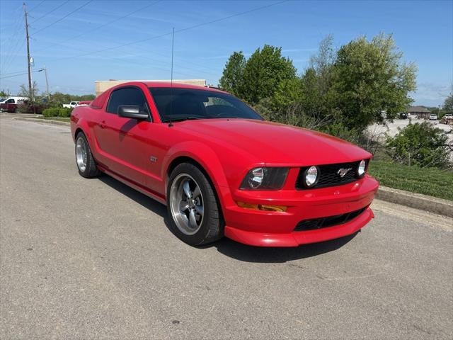 2005 Ford Mustang GT Premium