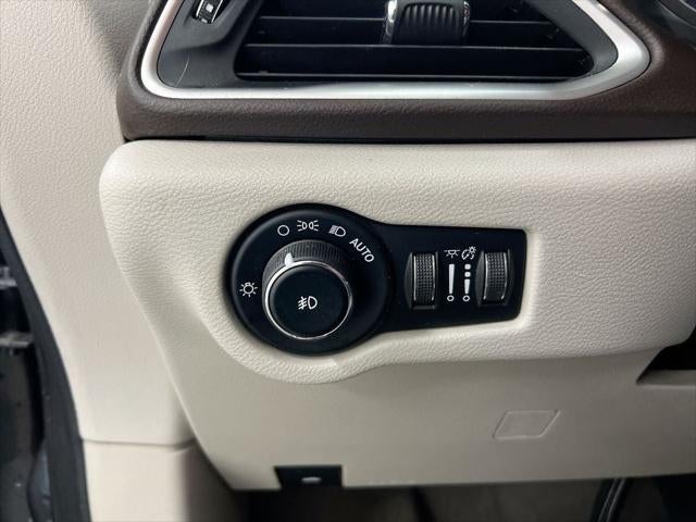 2017 Chrysler Pacifica Touring L