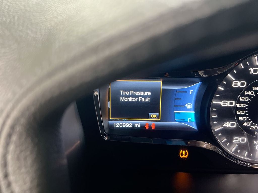 2015 Lincoln MKX Base