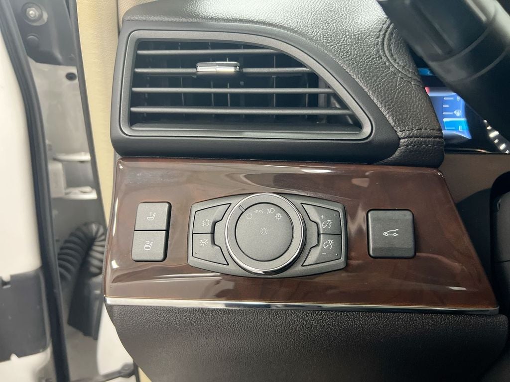 2015 Lincoln MKX Base