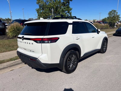 2022 Nissan Pathfinder SV
