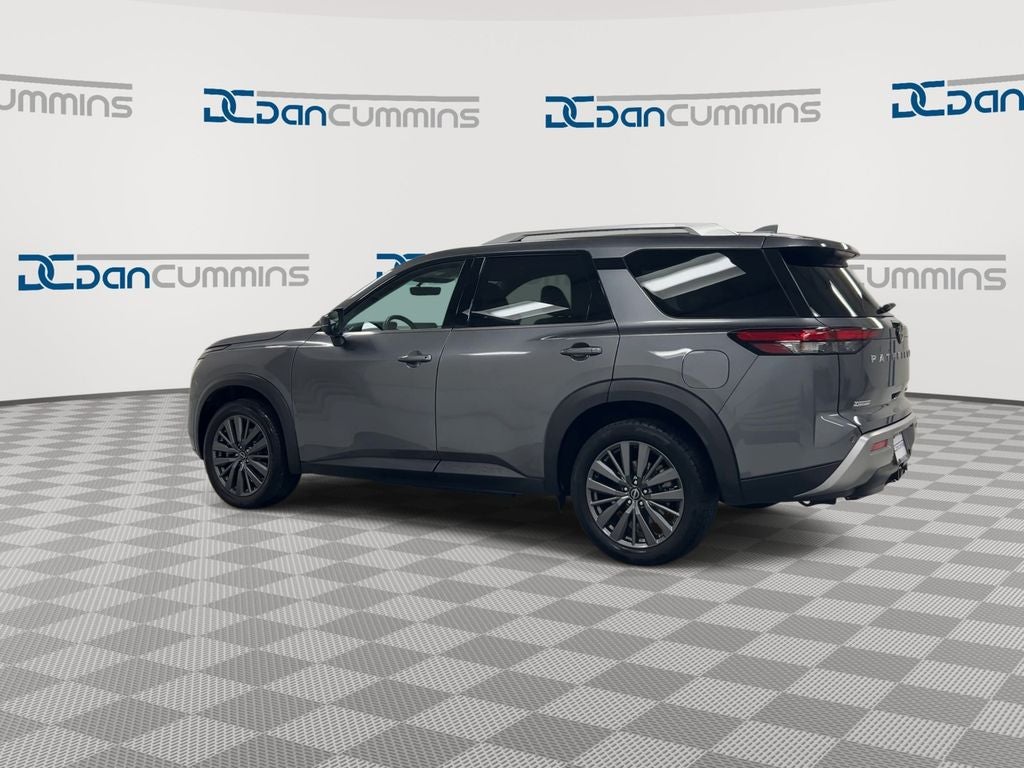 2024 Nissan Pathfinder SL