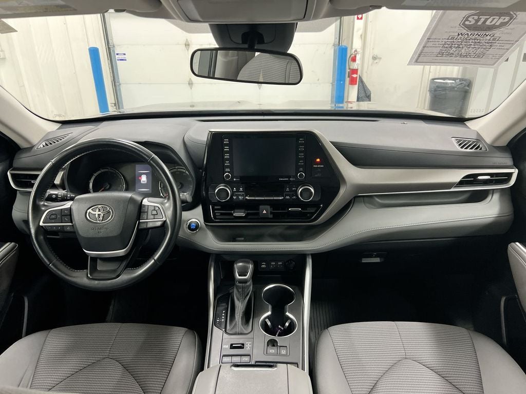 2022 Toyota Highlander LE