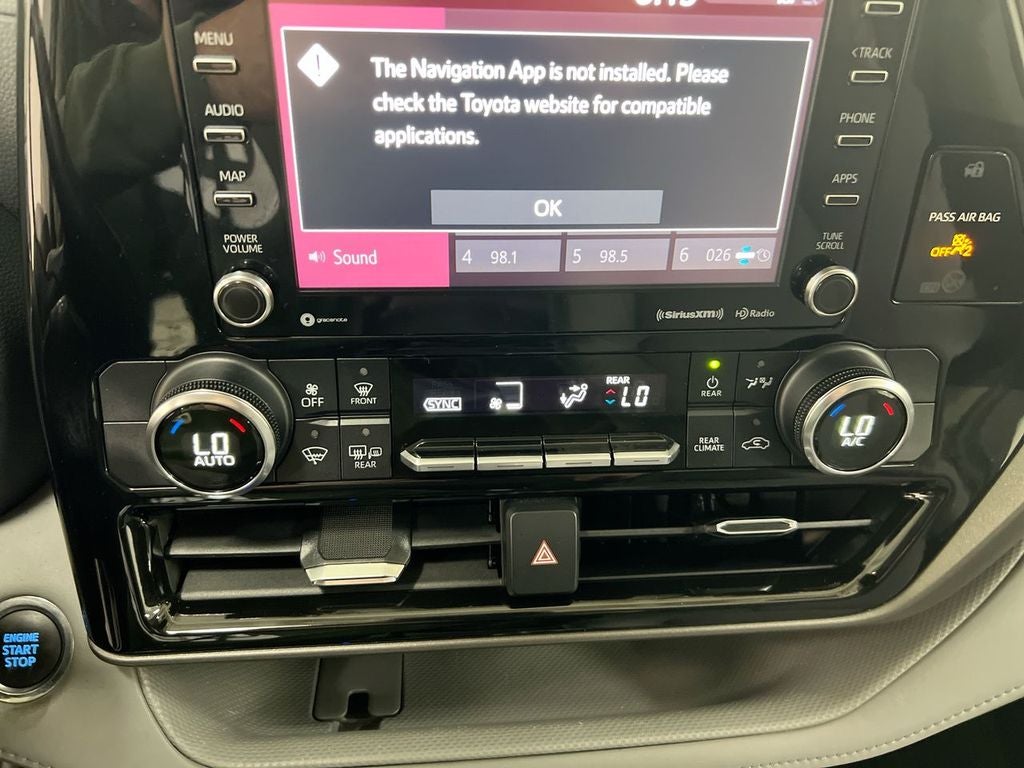 2022 Toyota Highlander LE
