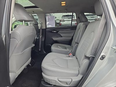 2023 Toyota Highlander Hybrid XLE