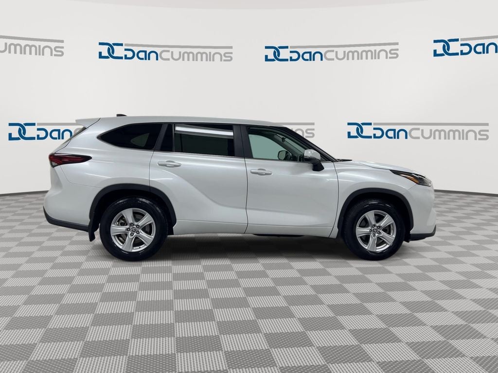 2025 Toyota Highlander LE