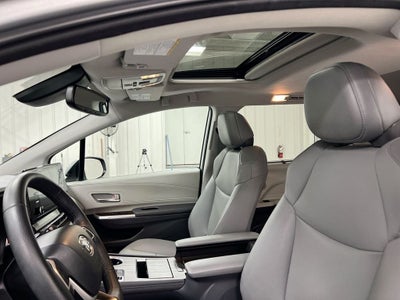 2023 Toyota Sienna XLE