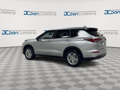 2024 Mitsubishi Outlander ES
