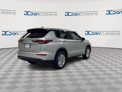 2024 Mitsubishi Outlander ES