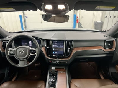 2023 Volvo XC60 B5 Plus Bright Theme