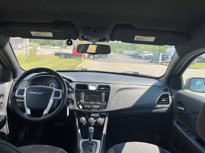 2013 Chrysler 200 Touring