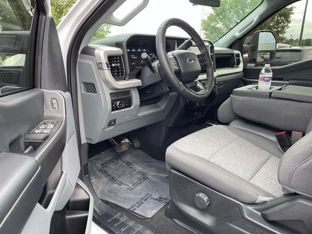 2025 Ford Super Duty F-350 SRW XL
