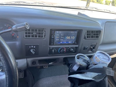 2004 Ford Super Duty F-350 SRW XL