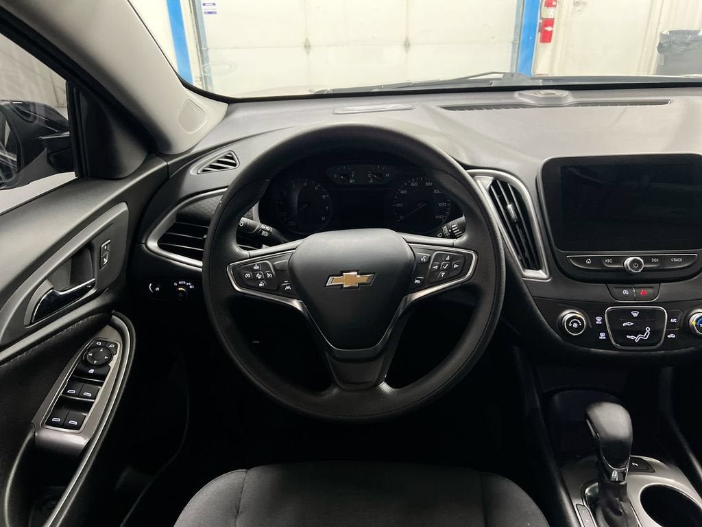 2025 Chevrolet Malibu LS