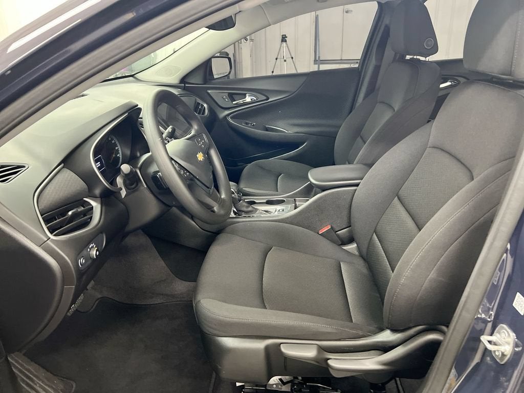 2025 Chevrolet Malibu LS