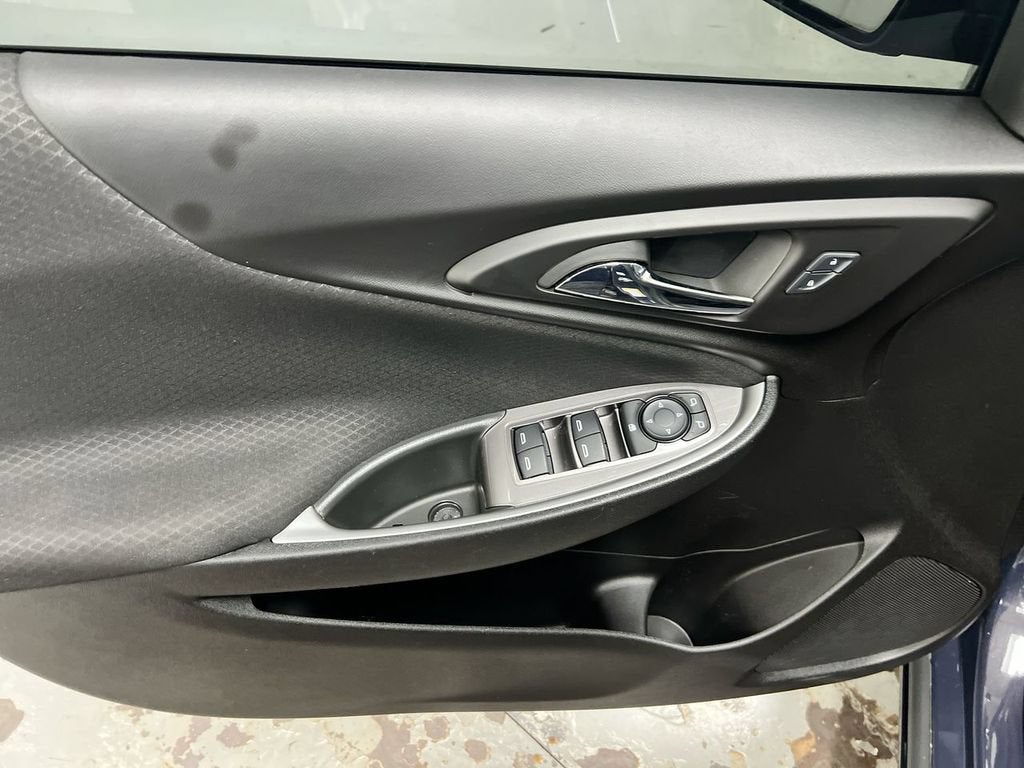 2025 Chevrolet Malibu LS